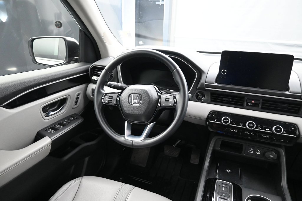 Used 2025 Honda Pilot EX-L image 25