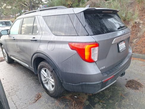 Used 2022 Ford Explorer XLT w/ Equipment Group 202A image 4