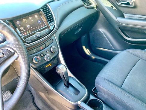 Used 2019 Chevrolet Trax LT FWD image 35