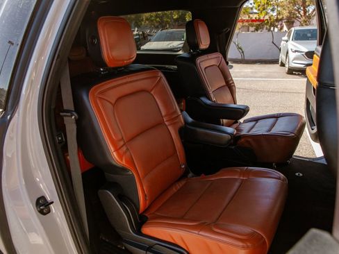 Used 2019 Lincoln Navigator L Reserve w/ Cargo Package AWD/4WD image 12