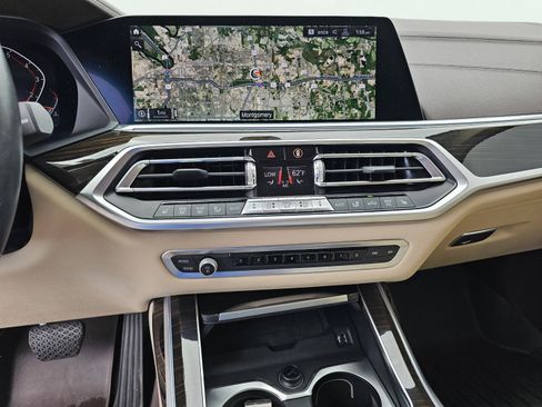 Used 2019 BMW X7 xDrive40i w/ Premium Package AWD/4WD image 25