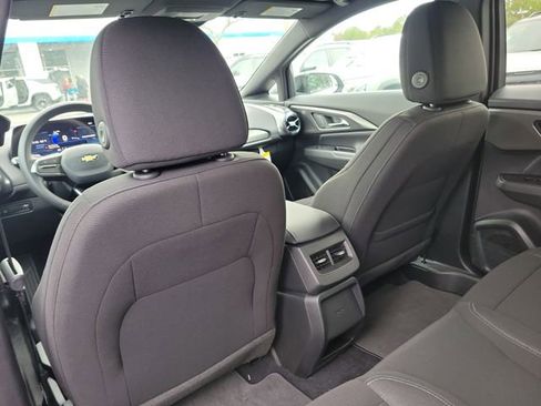 New 2026 Chevrolet Equinox EV LT image 9