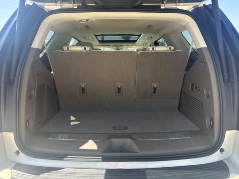 Used 2021 GMC Yukon Denali w/ Denali Premium Package image 8