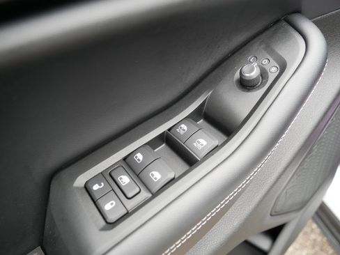 Used 2024 Jeep Grand Cherokee Altitude AWD/4WD image 19