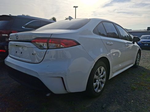 Used 2024 Toyota Corolla LE FWD image 4