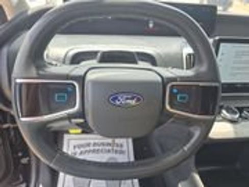 Used 2025 Ford Expedition Active AWD/4WD image 13
