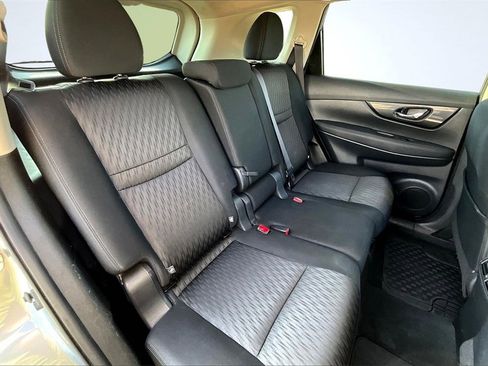 Used 2019 Nissan Rogue SV image 27