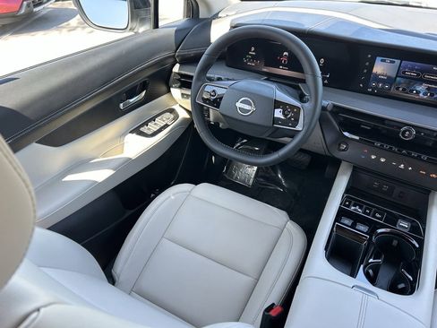 Certified 2025 Nissan Murano SV w/ Cargo Package AWD/4WD image 17