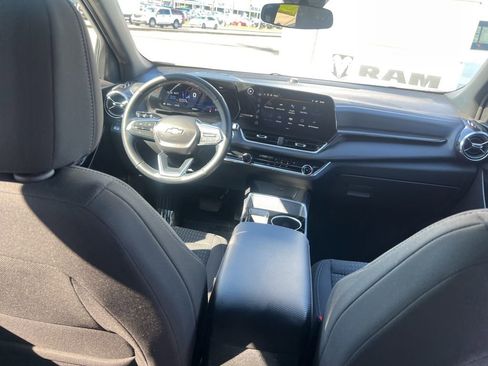 Used 2025 Chevrolet Equinox LT image 36