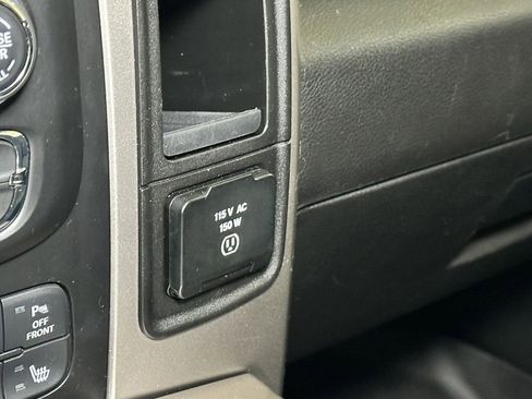 Used 2017 RAM 1500 Big Horn AWD/4WD image 39