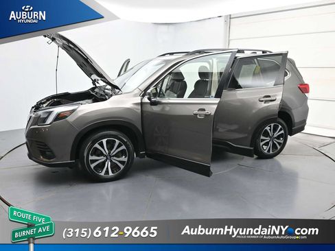 Used 2024 Subaru Forester Limited AWD/4WD image 39