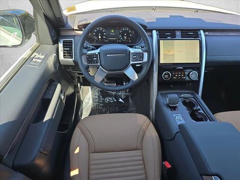 New 2026 Land Rover Discovery Dynamic SE AWD/4WD image 16