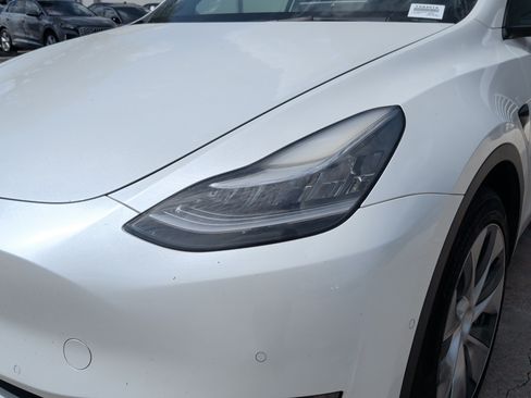 Used 2021 Tesla Model Y Long Range AWD/4WD image 6