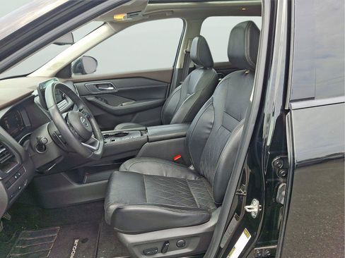 Used 2021 Nissan Rogue Platinum FWD image 11