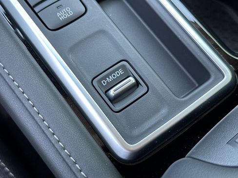 New 2026 Nissan Pathfinder SV w/ SV Premium Package FWD image 30