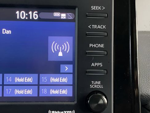 Used 2022 Toyota RAV4 XLE image 29