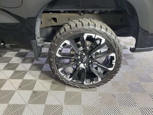 Used 2024 Chevrolet Silverado 1500 Custom Trail Boss w/ LPO, Dark Essentials Package AWD/4WD image 32