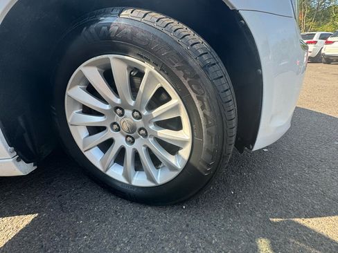 Used 2013 Chrysler 300 image 19