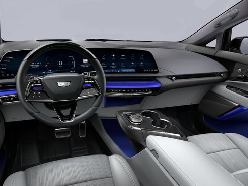 New 2026 Cadillac Optiq Sport 2 w/ LPO, Floor Liner Package AWD/4WD image 18