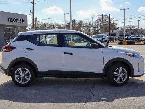 Certified 2025 Nissan Kicks Play S image 20