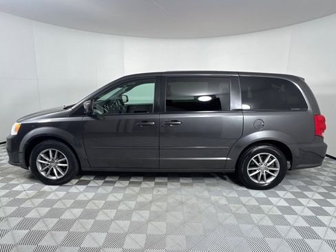 Used 2016 Dodge Grand Caravan SE image 8