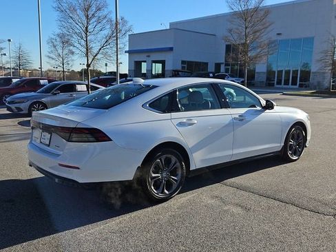 Used 2025 Honda Accord EX-L image 10