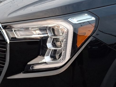 Certified 2023 GMC Terrain SLE w/ Driver Convenience Package FWD image 9