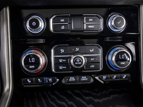 Used 2023 GMC Yukon Denali AWD/4WD image 28