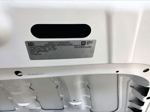 Used 2025 Chevrolet Equinox EV LT w/ Convenience Package image 33