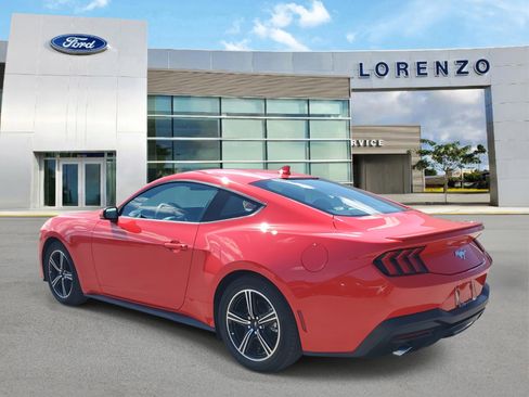 Used 2025 Ford Mustang Premium image 7