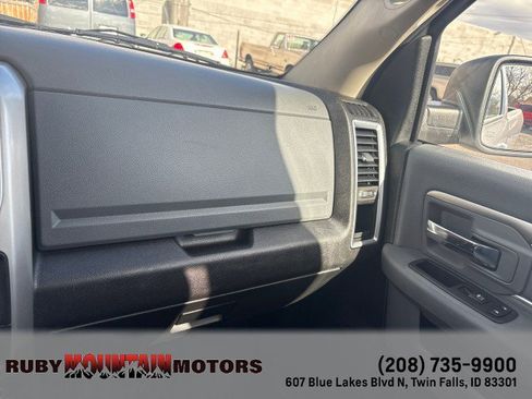 Used 2019 RAM 1500 Classic SLT image 17