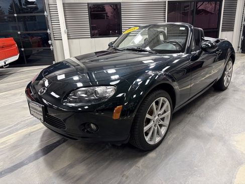 Used 2008 MAZDA MX-5 Miata Touring w/ Suspension Pkg image 4