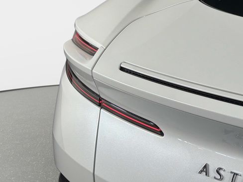 Used 2024 Aston Martin DB12 Coupe RWD image 9