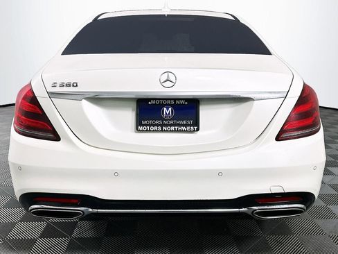 Used 2018 Mercedes-Benz S 560 Sedan image 21