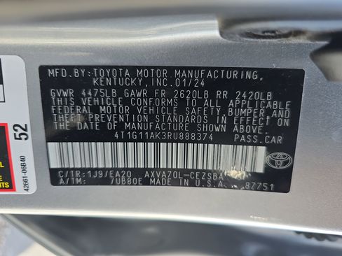 Used 2024 Toyota Camry SE image 38