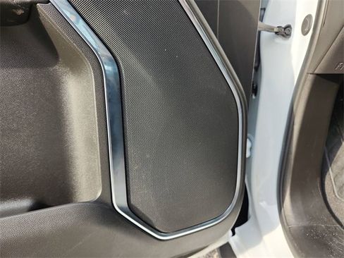 Used 2024 GMC Sierra 1500 SLT image 18