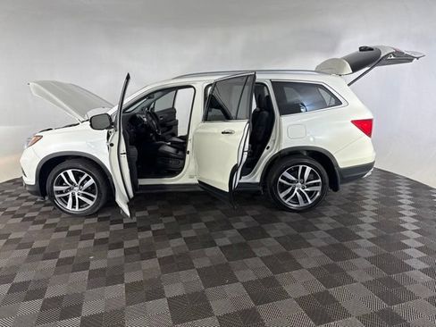 Used 2017 Honda Pilot Elite image 13