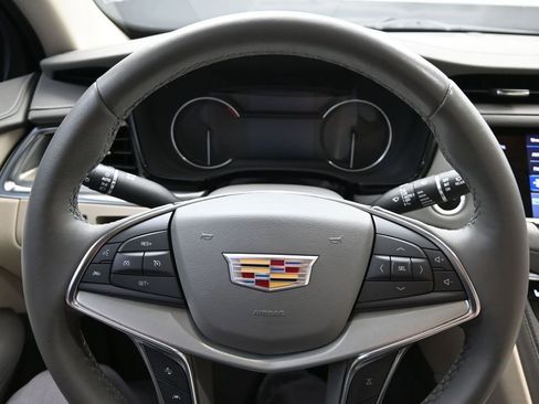 Certified 2022 Cadillac XT5 Premium Luxury AWD/4WD image 13