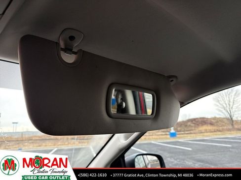 Used 2015 Dodge Grand Caravan SXT image 24