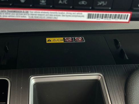 New 2026 Toyota Sienna XLE image 32