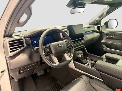 Used 2025 Toyota Tundra Platinum AWD/4WD image 9