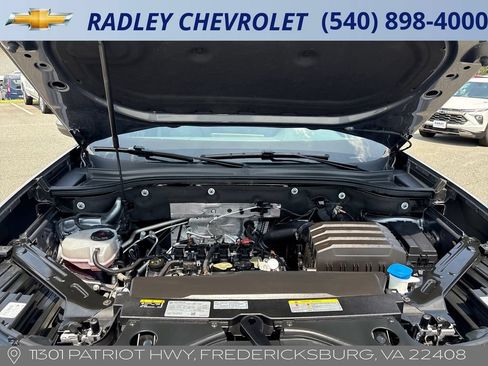 Used 2025 Volkswagen Atlas SE AWD/4WD image 16
