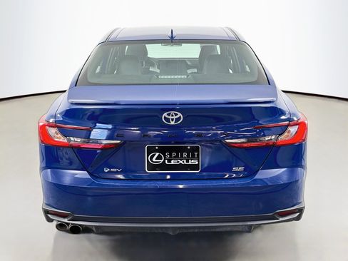 Used 2025 Toyota Camry SE FWD image 6