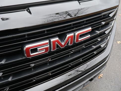 Used 2026 GMC Sierra 1500 Elevation image 40