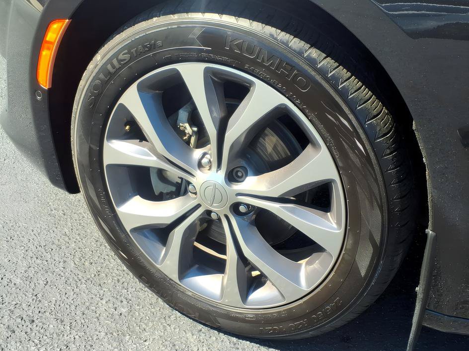 Used 2017 Chrysler Pacifica Limited FWD image 11