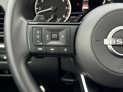 Used 2023 Nissan Rogue SV image 8