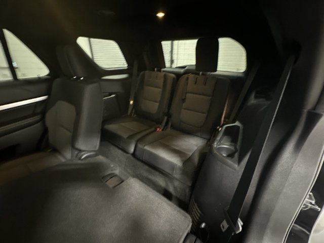 Used 2017 Ford Explorer XLT w/ Equipment Group 201A FWD image 16