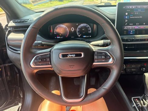 Used 2023 Jeep Compass Trailhawk w/ Trailhawk Elite Group AWD/4WD image 13