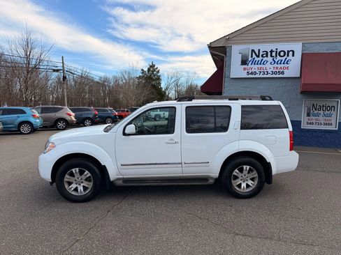 Used 2011 Nissan Pathfinder Silver w/ Protection Pkg image 3
