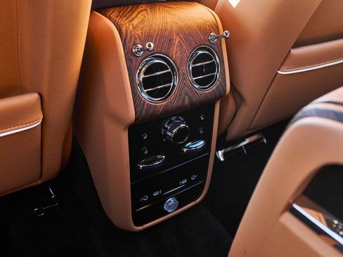 Used 2025 Rolls-Royce Cullinan image 65